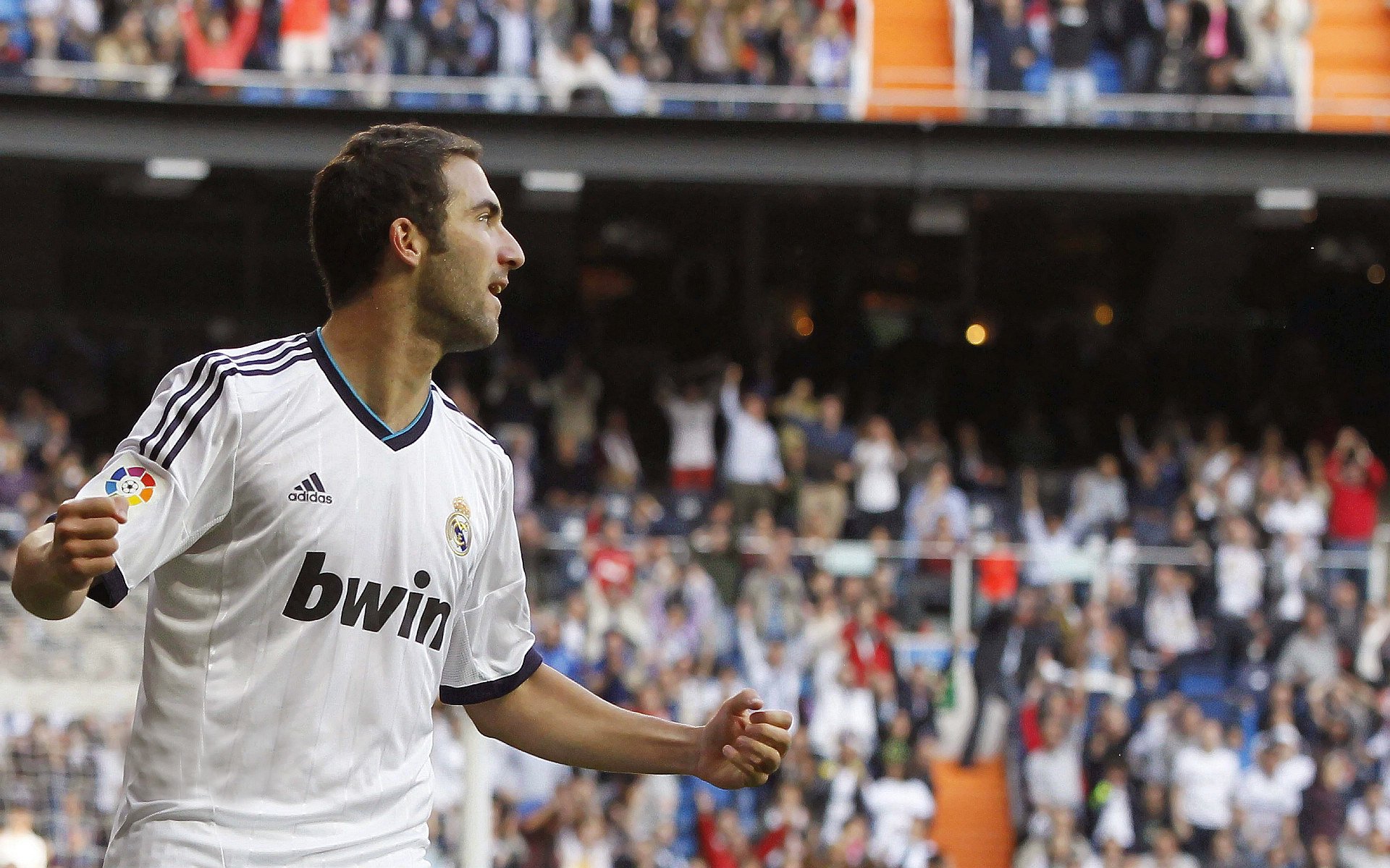 德甲教练团队数据驱动战术布置的创新方法