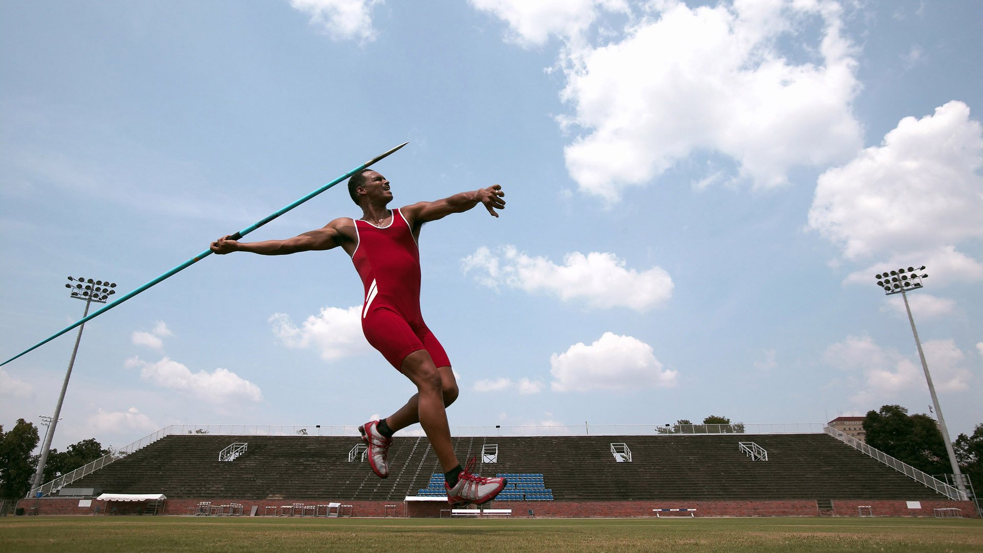 AYX SPORTS-最佳瞬间：王强决胜三分，场面点燃！